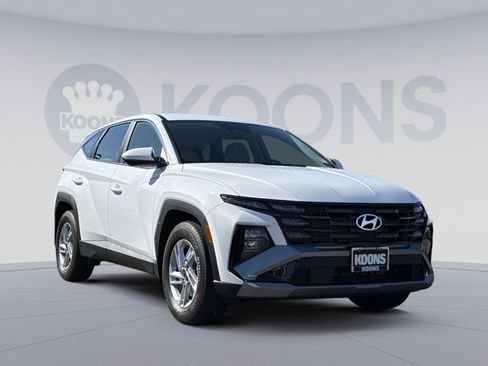 Used 2025 Hyundai Tucson SE FWD image 10