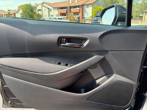 Used 2025 Toyota Corolla LE FWD image 18