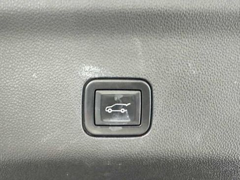 Used 2021 GMC Yukon SLT w/ SLT Luxury Plus Package RWD image 39