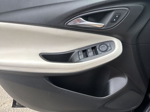 Used 2024 Buick Encore GX Sport Touring FWD image 9