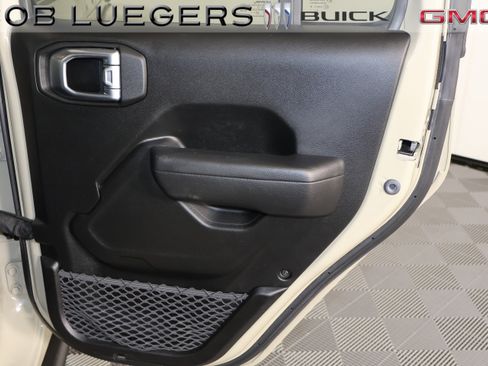 Used 2022 Jeep Gladiator Sport AWD/4WD image 14