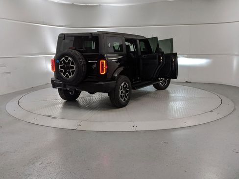 New 2025 Ford Bronco Outer Banks image 9