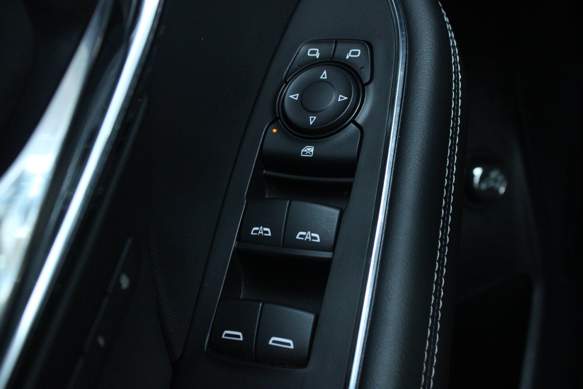 Used 2022 Buick Envision Essence w/ Sport Touring Package FWD image 23