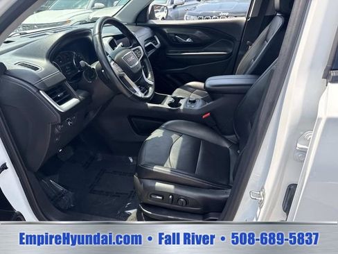 Used 2024 GMC Terrain SLT AWD/4WD image 28
