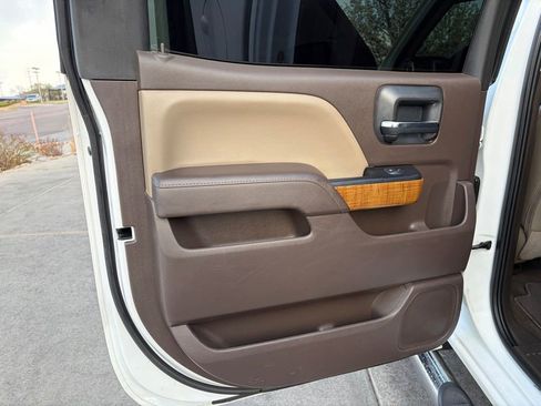 Used 2022 Toyota Tundra SR5 w/ SR5 Convenience Package image 14