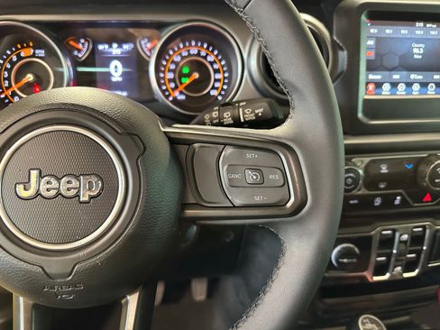 Used 2023 Jeep Wrangler Unlimited Sport image 18
