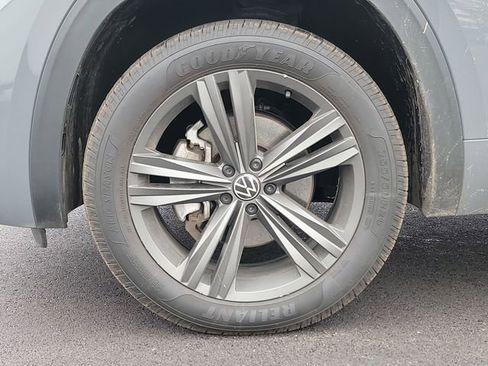 Used 2022 Volkswagen Atlas Cross Sport SEL R-Line image 31