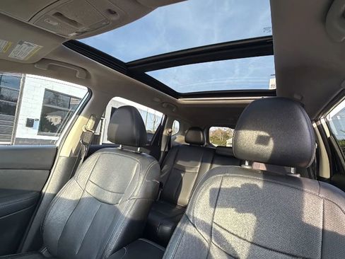 Used 2017 Nissan Rogue SL w/ SL Premium Package image 69