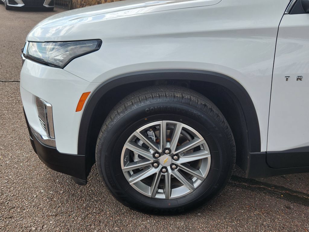 Used 2023 Chevrolet Traverse LT AWD/4WD image 29