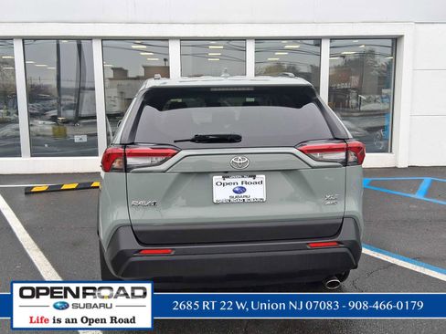 Used 2020 Toyota RAV4 XLE w/ Convenience Package image 7