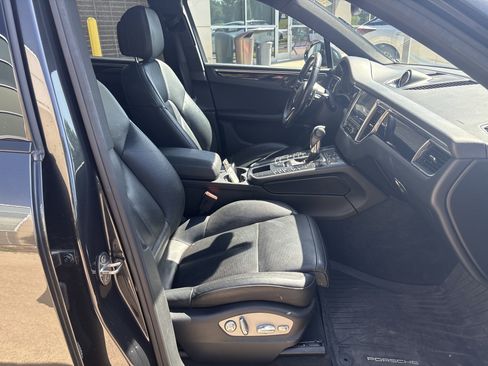 Used 2017 Porsche Macan AWD/4WD image 33
