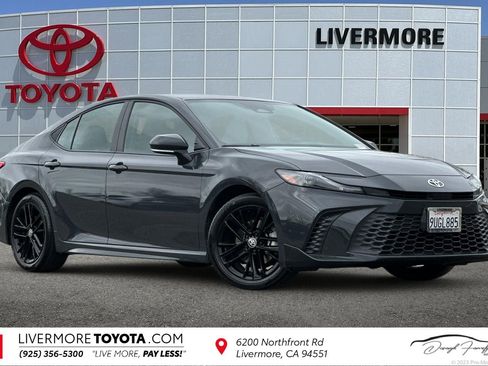 Certified 2025 Toyota Camry SE w/ Convenience Package image 1