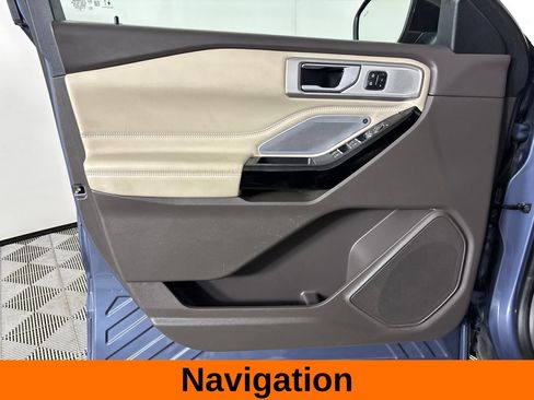 Used 2021 Ford Explorer Platinum w/ Equipment Group 601A AWD/4WD image 11
