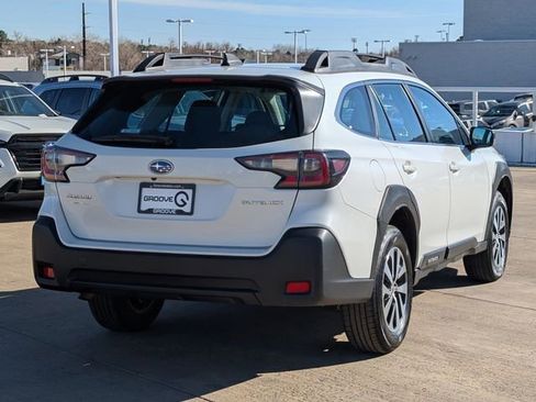 Used 2024 Subaru Outback 2.5i image 3