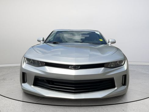 Used 2018 Chevrolet Camaro LT RWD image 4