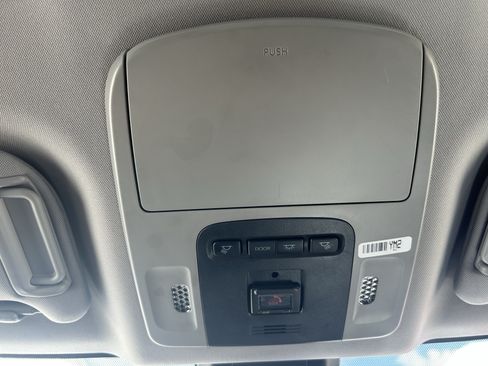 Used 2024 Toyota Camry XSE FWD image 32