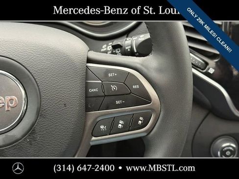 Used 2022 Jeep Cherokee Limited image 21