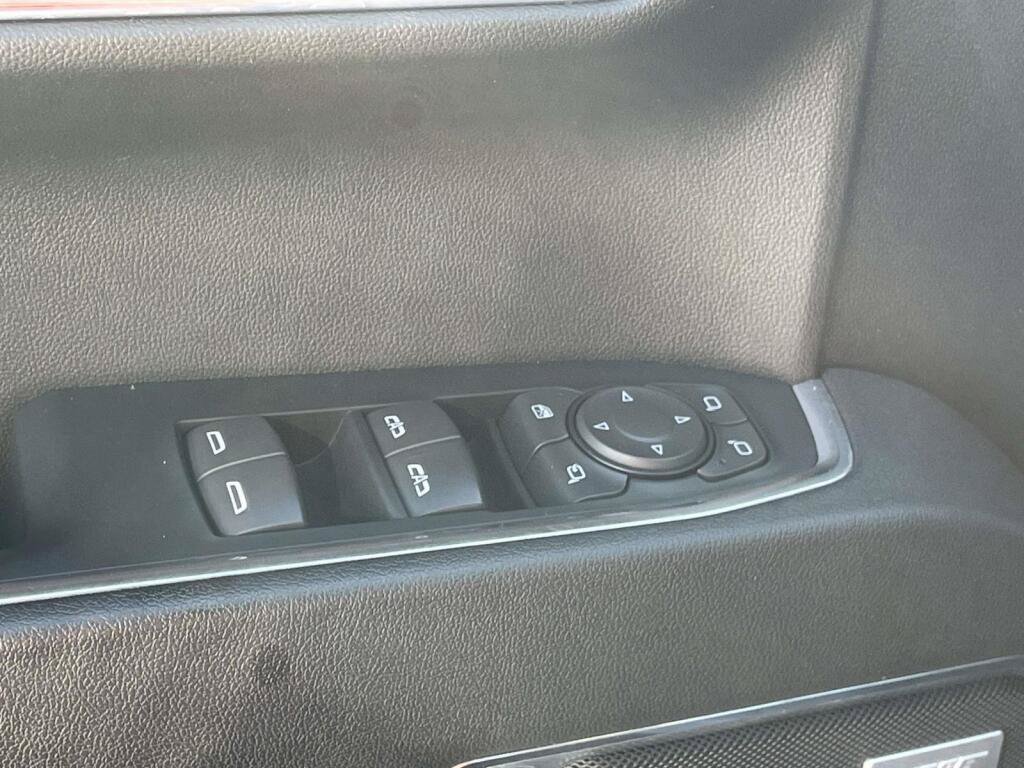 Used 2023 Chevrolet Silverado 1500 LTZ AWD/4WD image 32