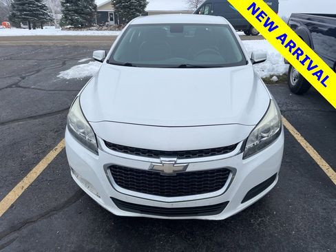 Used 2015 Chevrolet Malibu LT w/ Power Convenience Package image 2