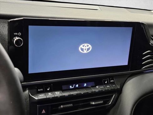 Used 2025 Toyota Camry XSE image 8