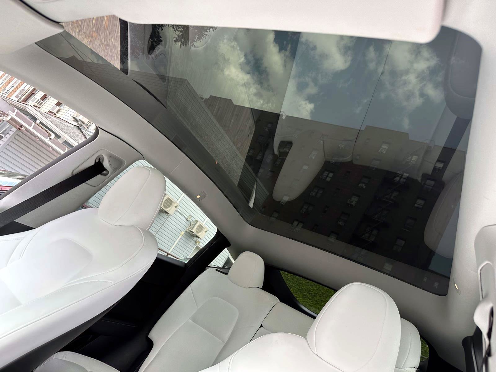 Used 2024 Tesla Model Y Long Range AWD/4WD image 14
