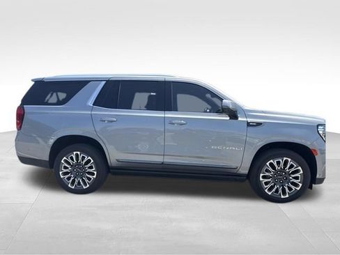 Used 2023 GMC Yukon Denali Ultimate AWD/4WD image 4