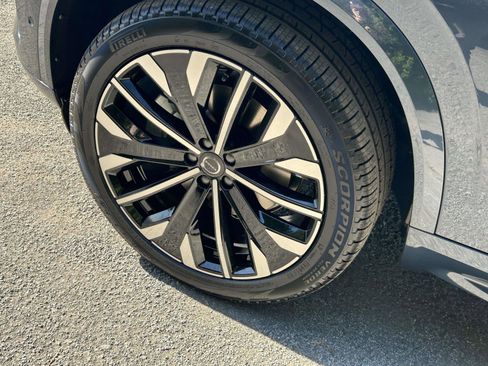 New 2026 Volvo XC90 B6 Plus w/ Protection Package Premier image 9