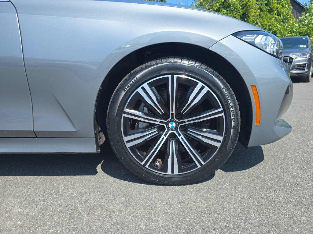 Certified 2025 BMW 330i xDrive Sedan AWD/4WD image 26