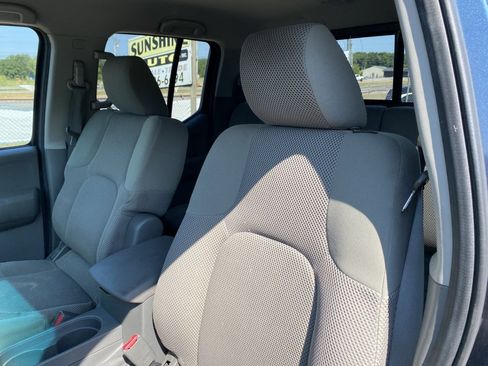 Used 2014 Nissan Frontier SV RWD image 11