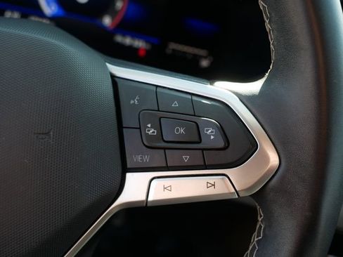 Certified 2022 Volkswagen Taos SE image 26