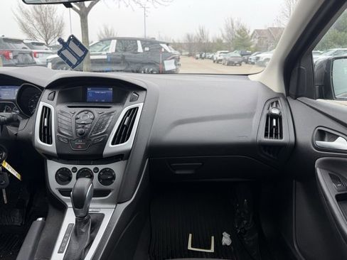 Used 2014 Ford Focus SE w/ SE Winter Package image 11