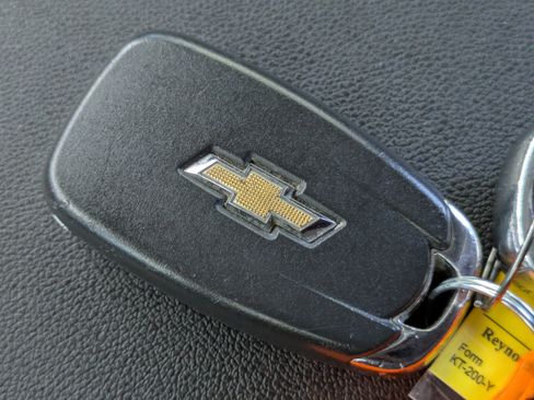 Used 2020 Chevrolet Equinox LT w/ Driver Convenience Package image 22