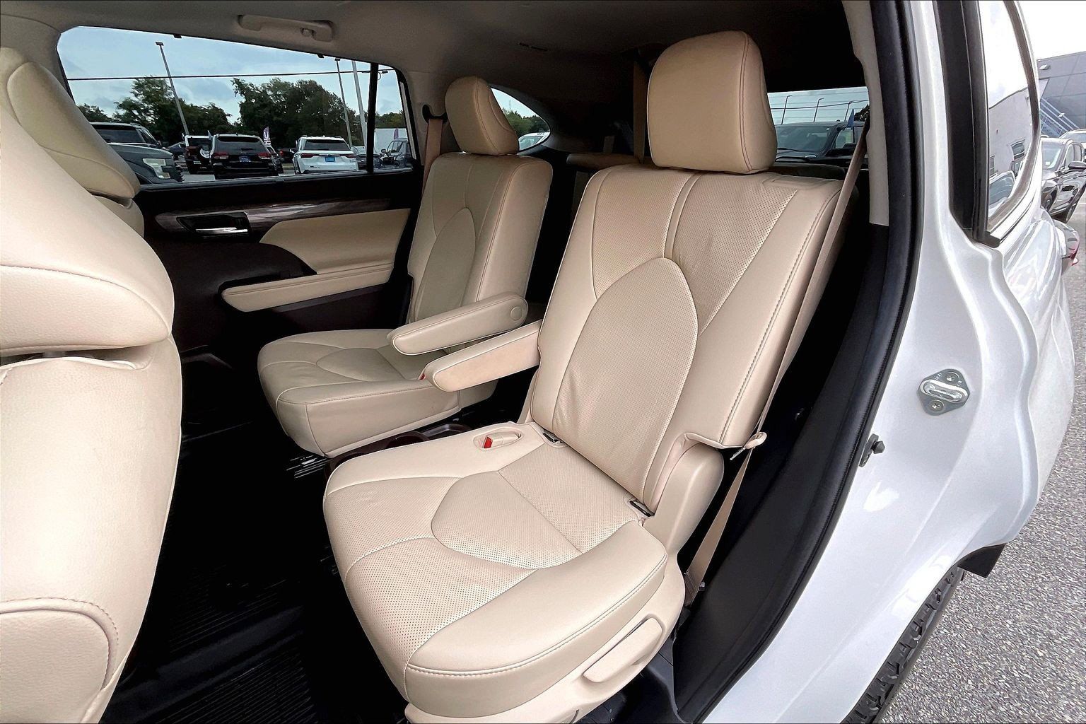 Used 2021 Toyota Highlander Limited AWD/4WD image 26