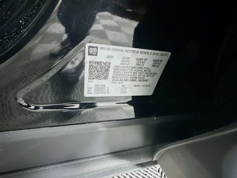 Used 2024 GMC Terrain SLE image 12