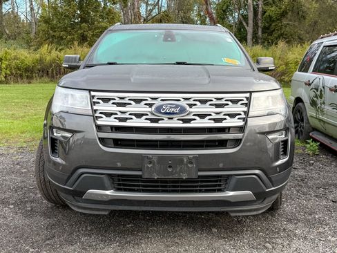 Used 2019 Ford Explorer XLT w/ Equipment Group 202A image 2