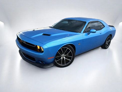 Used 2016 Dodge Challenger R/T Scat Pack w/ Leather Interior Group RWD image 1