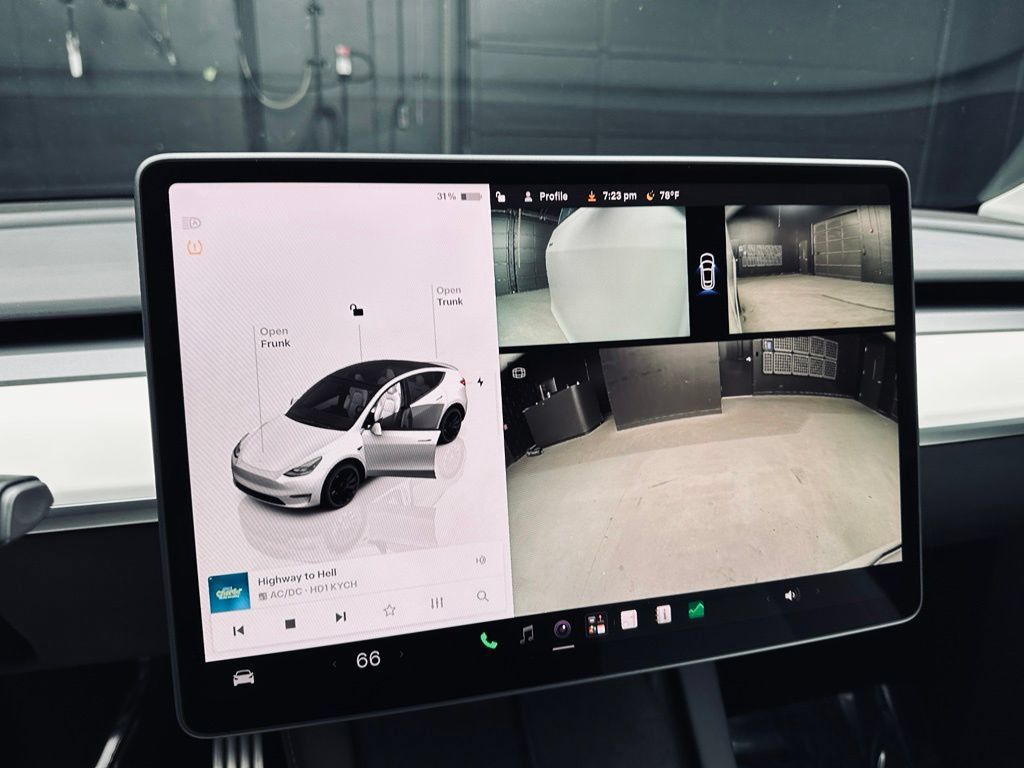 Used 2023 Tesla Model Y Performance AWD/4WD image 33