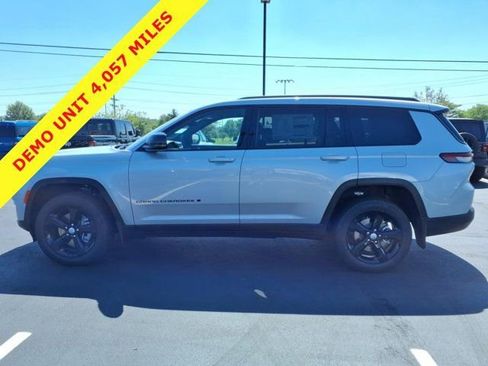 New 2025 Jeep Grand Cherokee L Limited w/ Luxury Tech Group II AWD/4WD image 3