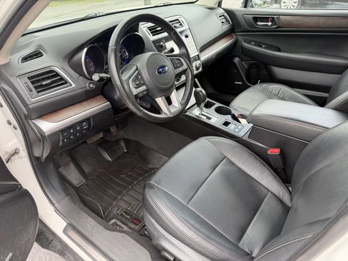 Used 2016 Subaru Outback 2.5i Limited AWD/4WD image 9