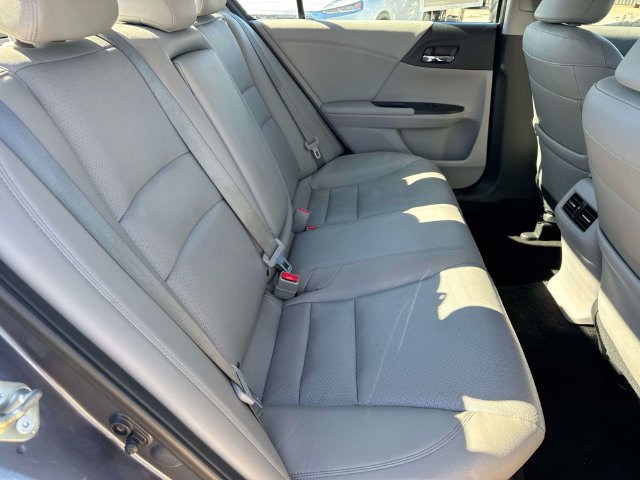 Used 2017 Honda Accord EX-L image 12