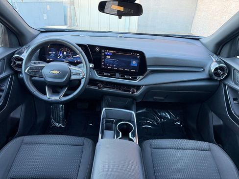 Used 2025 Chevrolet Equinox LT image 33