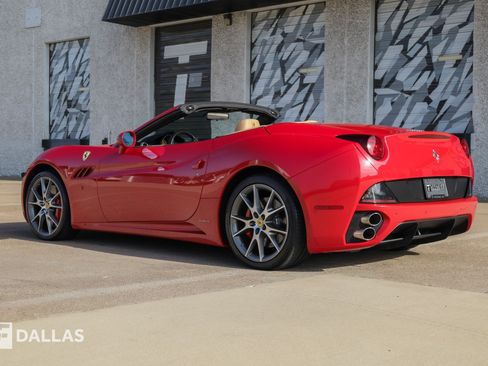 Used 2010 Ferrari California RWD image 10