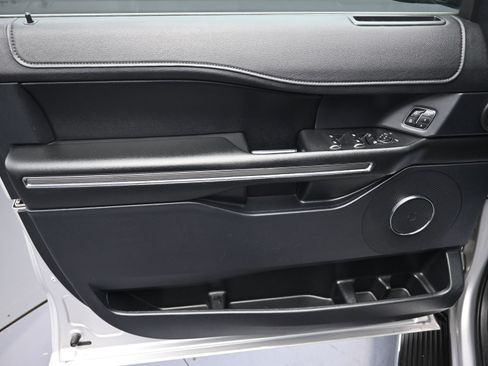 Used 2018 Ford Expedition Max XLT w/ Equipment Group 202A image 24