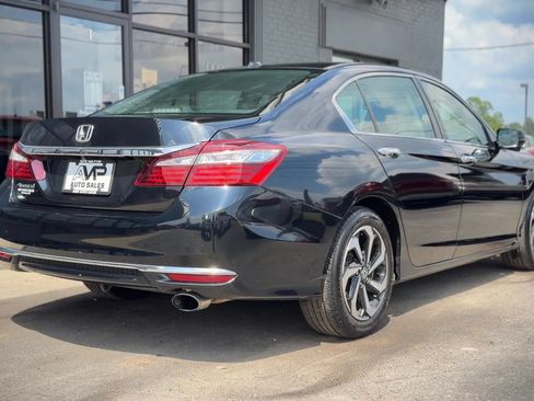 Used 2017 Honda Accord EX image 2