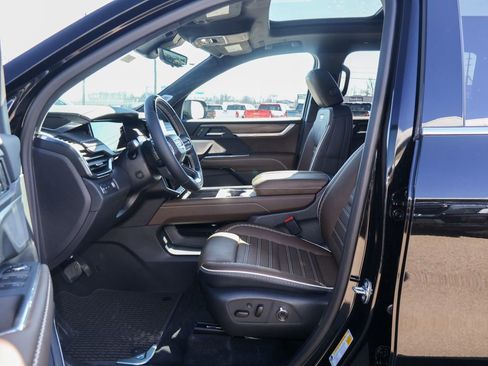 New 2026 GMC Acadia Denali Ultimate w/ LPO, Floor Liner Package image 8