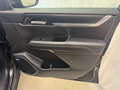 Certified 2025 GMC Acadia Elevation FWD image 28