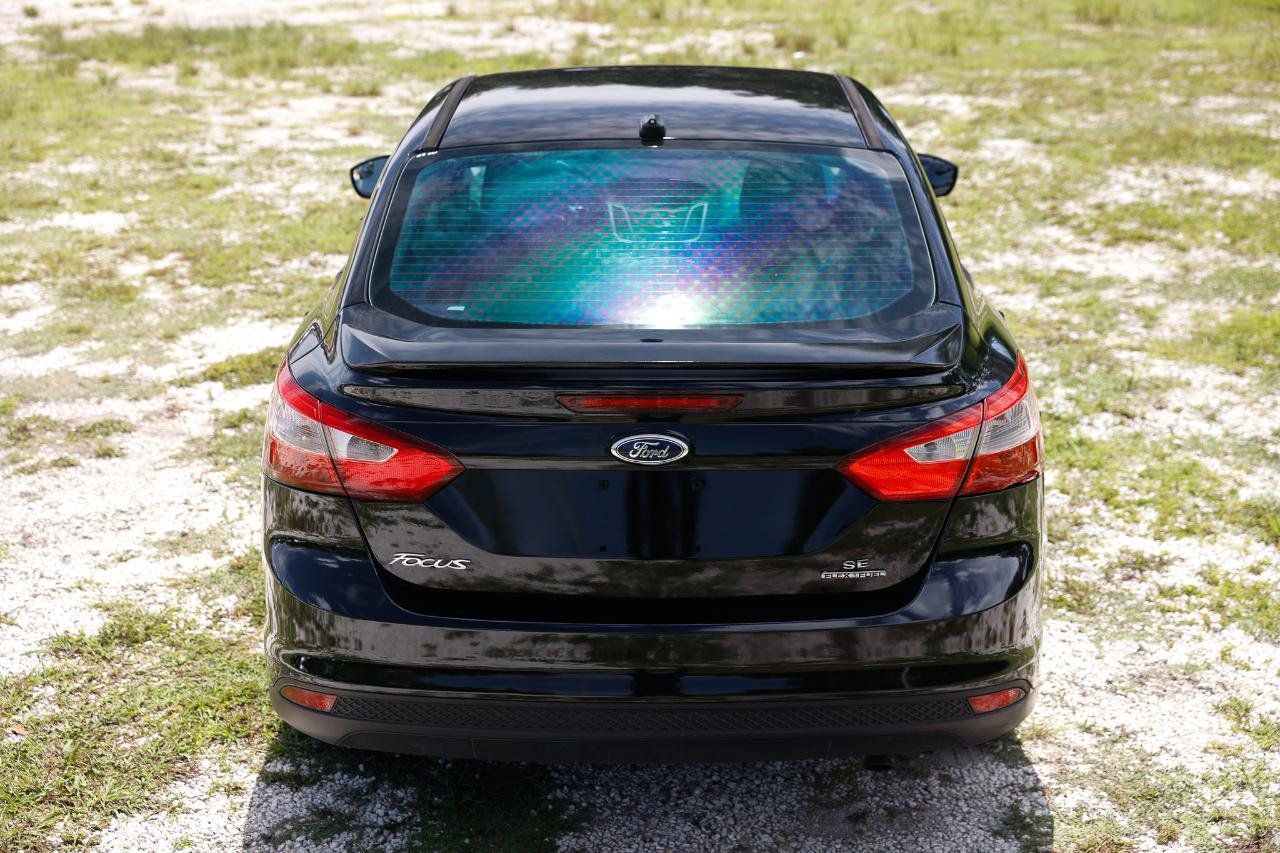 Used 2012 Ford Focus SE FWD image 9