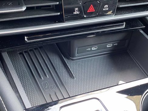 Used 2026 Volkswagen Atlas Cross Sport SE FWD image 23