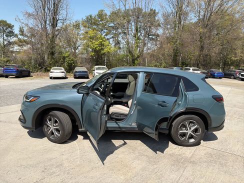 Used 2025 Honda HR-V EX-L image 18