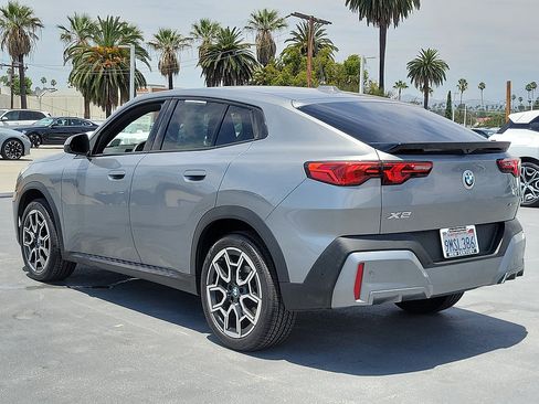 Used 2025 BMW X2 xDrive28i AWD/4WD image 2
